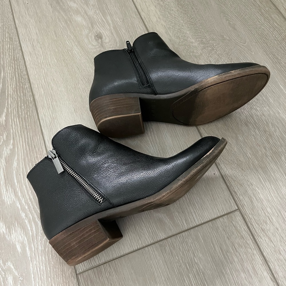 NWOT Kensie black leather booties with slight heel